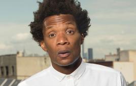 Seaton Smith (Late Night with Seth Meyers)